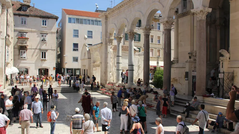 Las escalinatas del palacio Dioclesiano, un buen lugar para contemplar Split