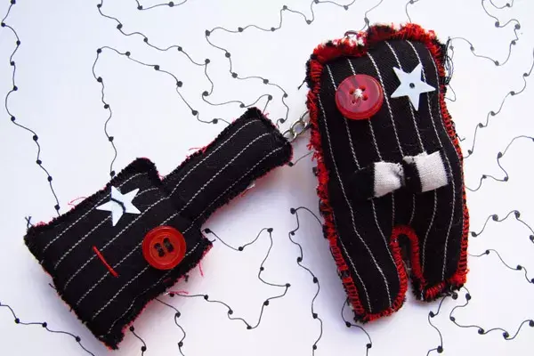 Llavero Cachito $20, Sara va y viene