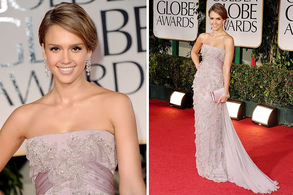 Muy femenina, Jessica Alba atrajo las miradas con su strapless bordado en color lila de Gucci