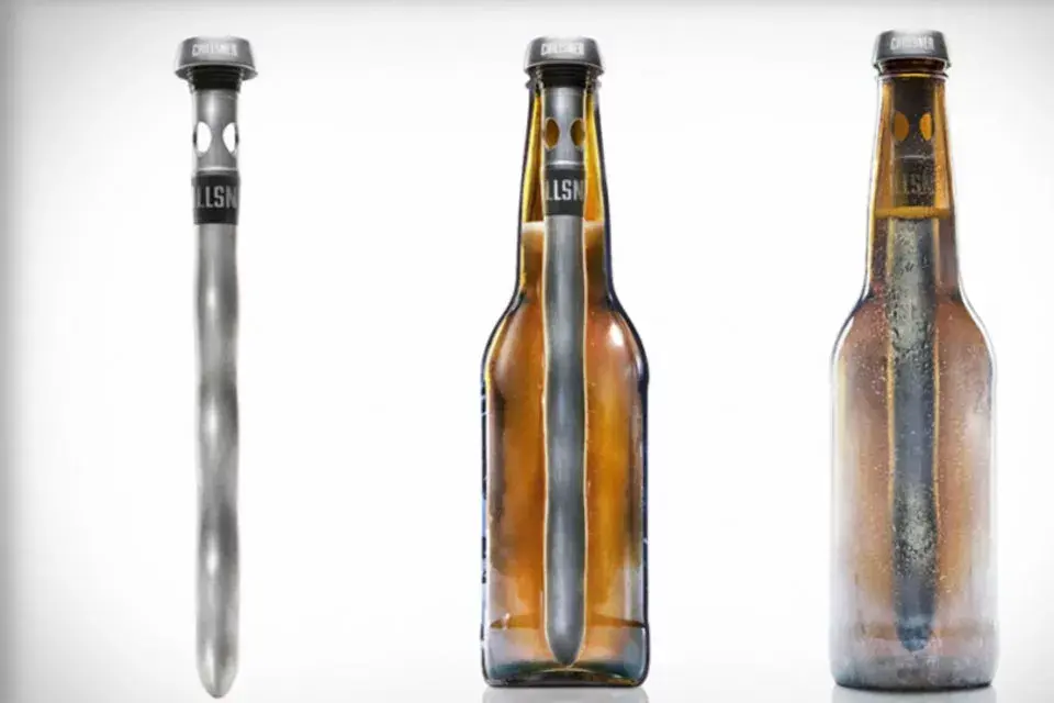 Un congelador manual de cerveza, ideal para esos momentos de mucho calor en la playa o si se te corta la luz