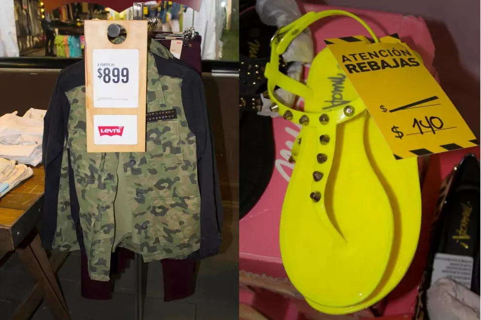 ¡Combo ideal para las vacaciones! Por un lado ojotas para llevar a la playa y por el otro una chaqueta camuflada para cuando refresca por la noche.