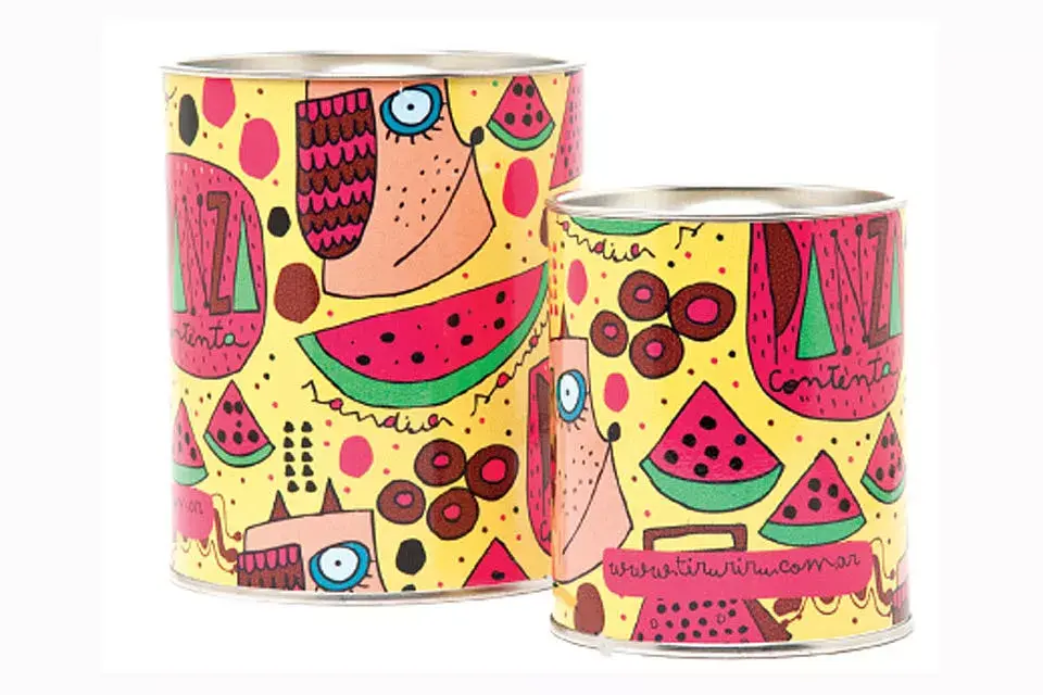 Latas estampadas para la cocina (Tiruriru, $50)