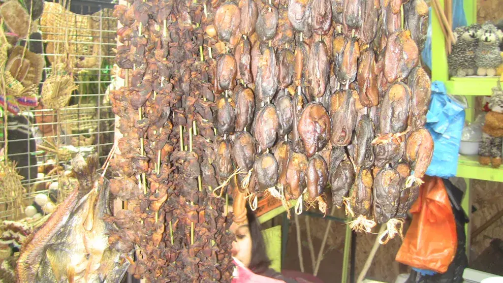 Los productos típicos de Chiloé, en la feria de Castro