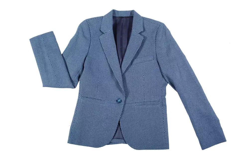 Blazer entallado (Giesso, $3686)