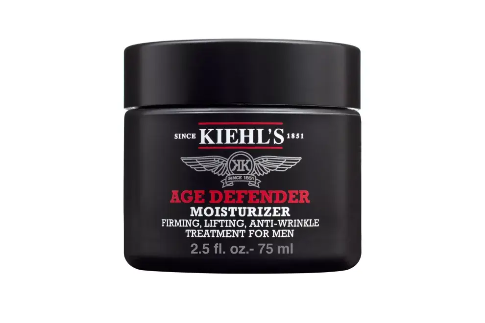 Age defender, tratamiento hidratante y anti-edad, que minimiza la aparición de arrugas. Una linda opción si tu papá está cerca de los 40 (Kiehls, $1700).