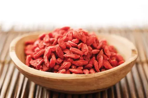 Las bayas de goji quedan riquísimas con yogur.