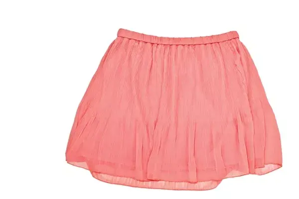 Falda plisada (47 Street, $349).