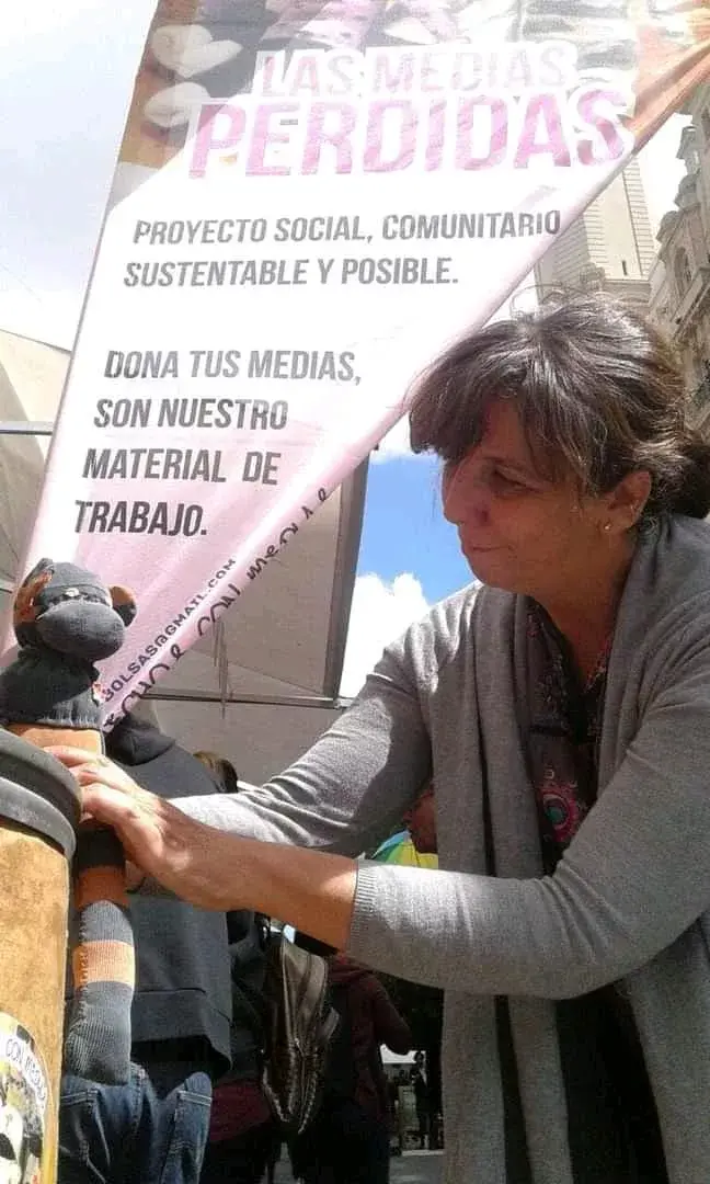 Angelita, coordinadora del proyecto social Medias perdidas