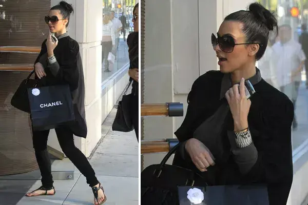 Para salir de compras, Kim Kardashian elige las calzas con ojotas, remerón y anteojos gigantes