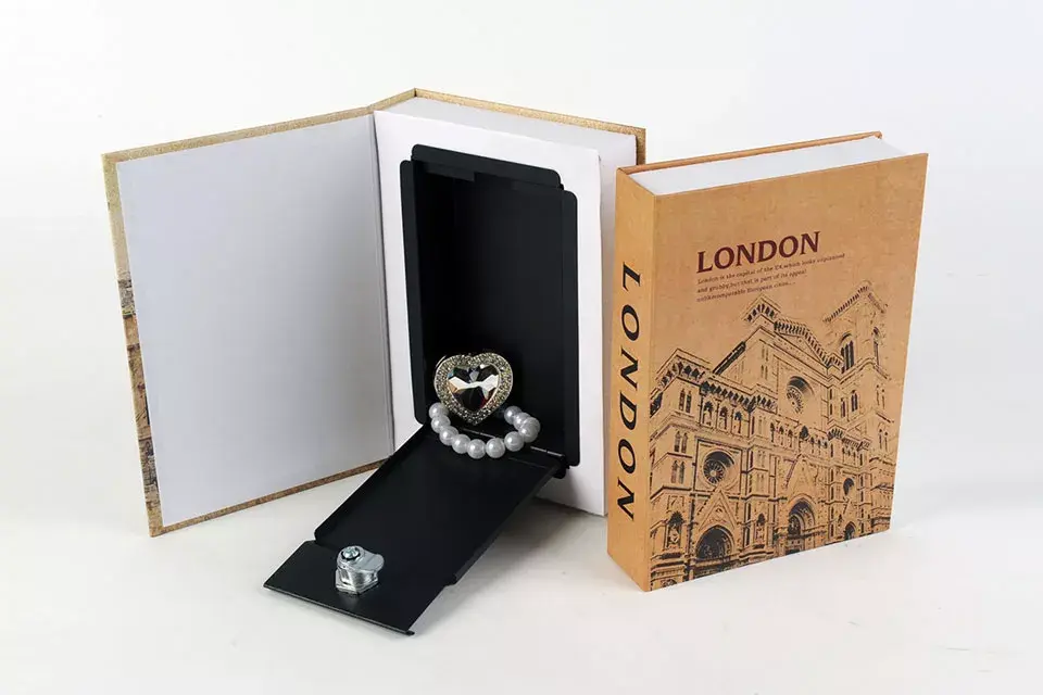 Para guardar obsequios de valor, un joyero con forma de libro