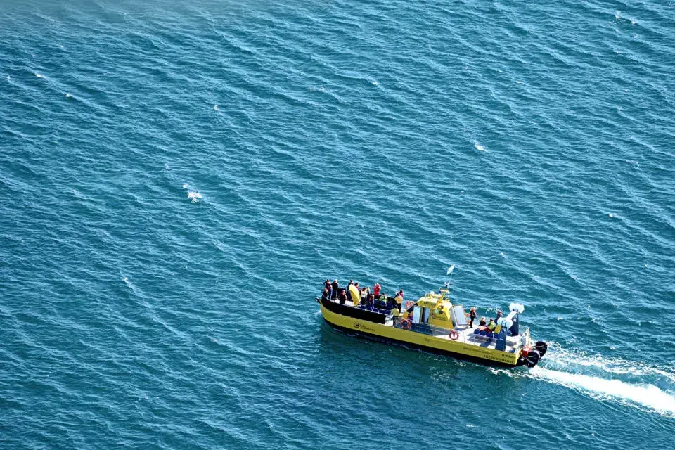 El submarino amarillo en acción, toma aérea. Foto: Gentileza Southern Spirit