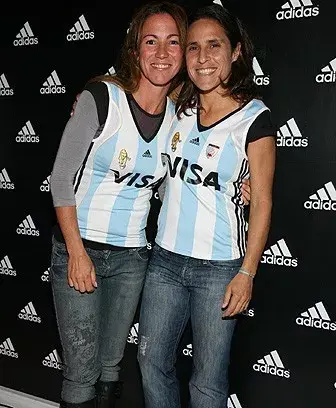 Leonera. Adidas presentó la nueva camiseta del seleccionado de hockey  femenino.