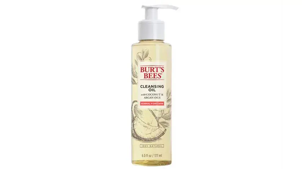 Cleansing Oil. Formulado a base de coco y aceite de argan que disuelve la suciedad y el maquillaje sin modificar las barreras protectoras naturales de la piel. $449, Burt´s Bees