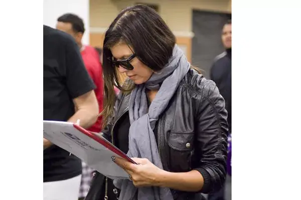 Un paparazzo la agarró sin su cortina de pelo