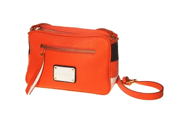 Cartera pequeña de tiras larga ($ 998, Lazaro)