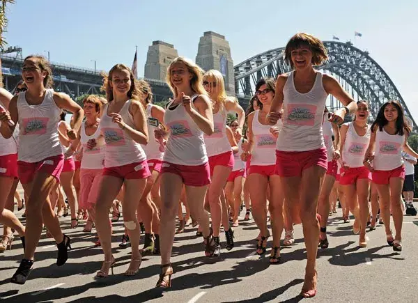 Cuatro australianas batieron la marca mundial en una carrera en tacos; fitness y glamour