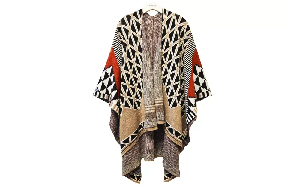 Ruana en tonos tierra (India Style, $1400)