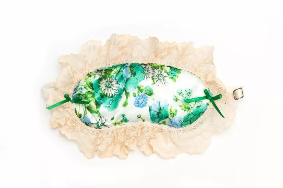 Antifaz estampado (La Braga, $95)