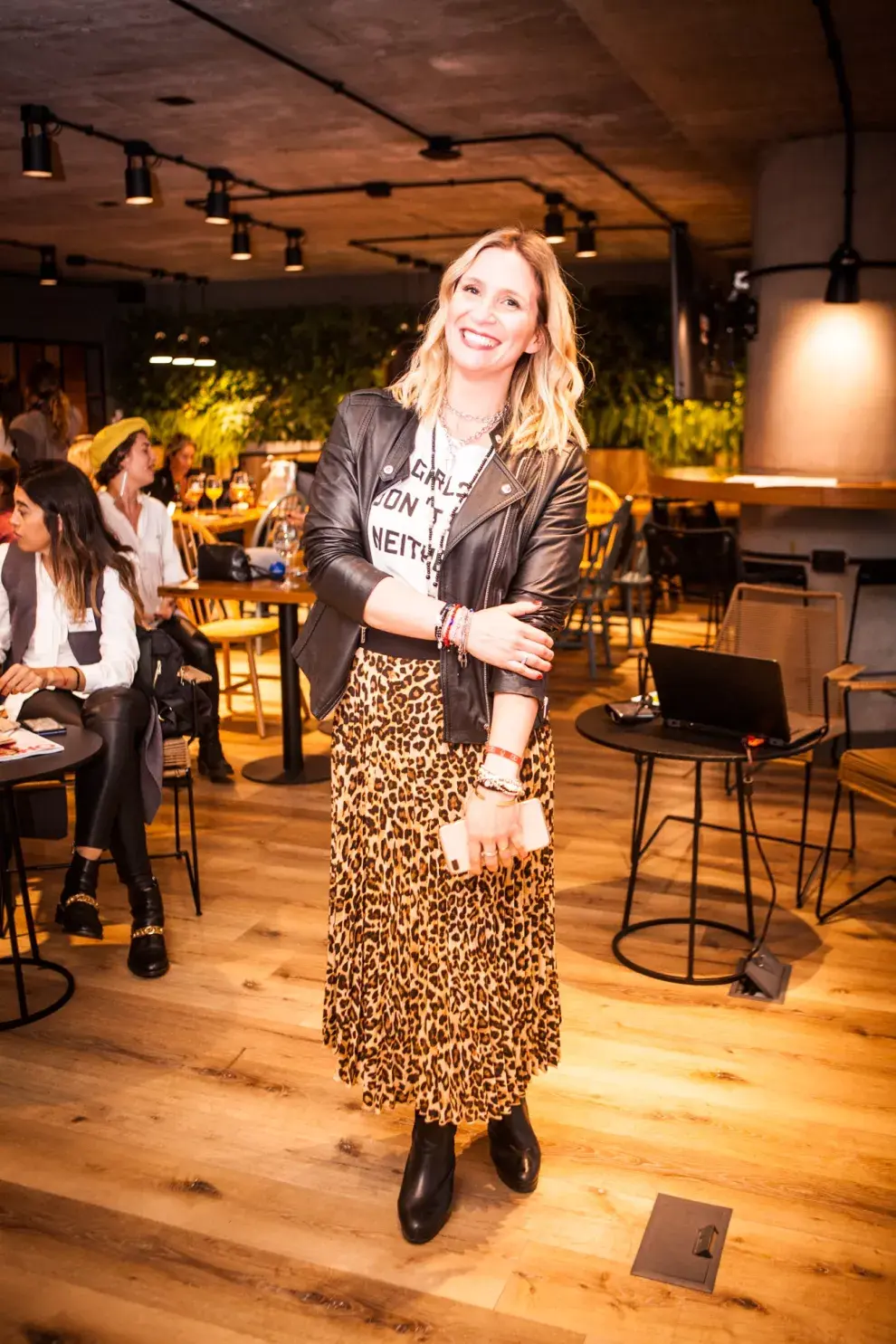 Mechi Lozada, de @soyunmix, vive en el Sur de Francia y maneja su tienda desde allá pero su principal público está en Argentina.