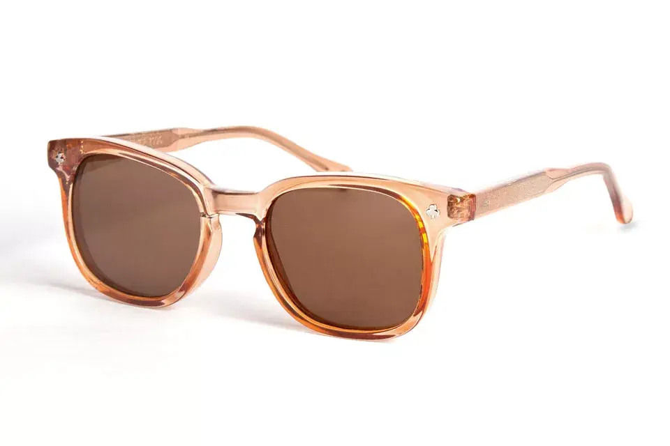 Lentes de sol (Infinit, $1900 apróx)