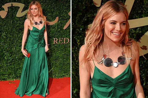 Sienna Miller apostó al verde, con un vestido con pliegues y falda amplia