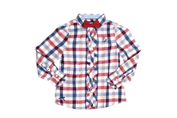Camisa a cuadros con shabot y moño (Pepe Jeans, $344)