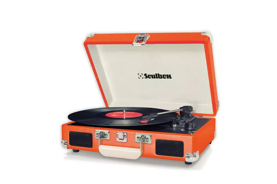 Tocadiscos Bandeja De Vinilo Portable Soulbox Naranja (Gorsh en Mercado Libre Design, $2590)