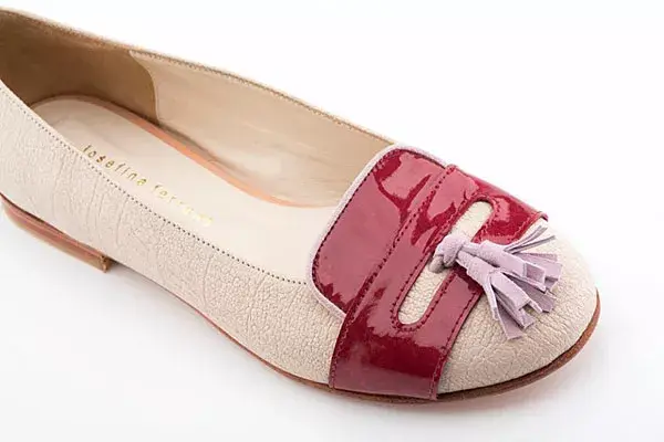 Con detalles en charol (Ferroni, $1100)