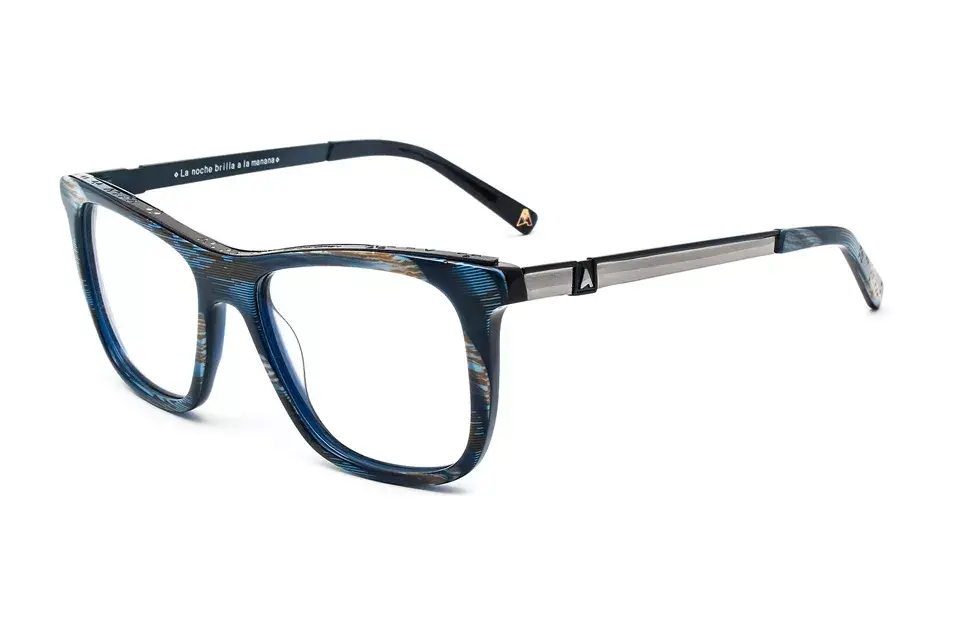 Azul metalizado y formato cuadrado oversize ($1700)