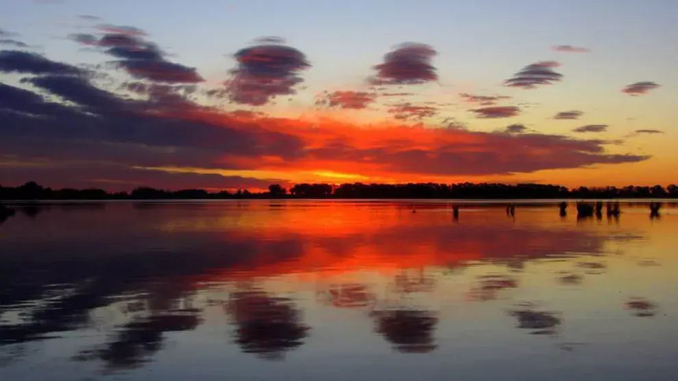 La laguna domina las mejores panorámicas en esta ciudad a 210 km de Buenos Aires