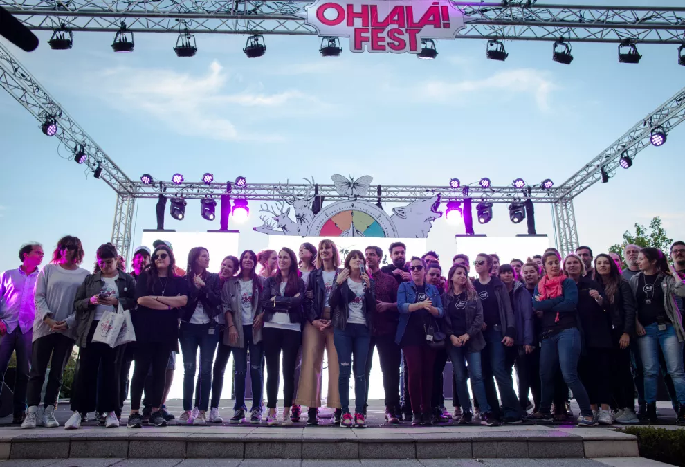 Los equipos de la revista OHLALÁ! y la agencia Mutis, organizadores del evento, saludaron al final de la jornada.