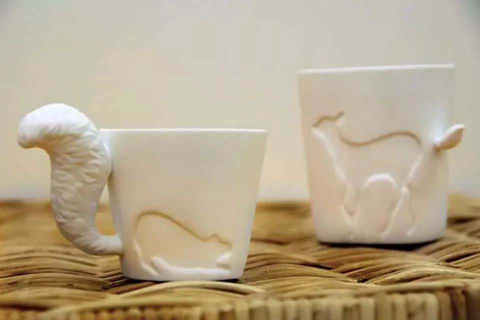 Por último, dos opciones ideales para el escritorio de la oficina o para usar en casa; ¿Qué te parecen estas tazas?