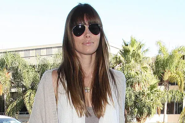 Jessica Biel tiene el pelo bien finito y lo usa largo y llovido; ¿qué te parece?