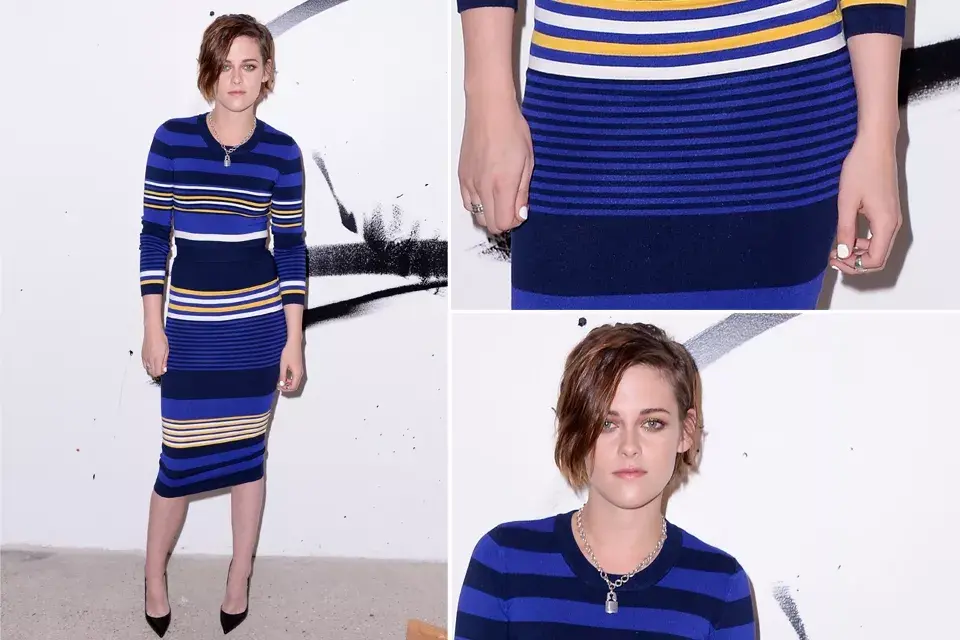 Kristen Stewart fue a promover la película a un programa de televisión con este ajustado vestido midi a rayas que le quedaba perfecto y resaltaba su figura. Atenti al detalle del esmalte blanco y al pelo con wet look