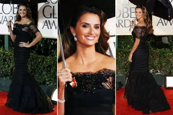 A los Globo de Oro del año pasado con un diseño en negro de Armani Privé (¡este año no asistió!)