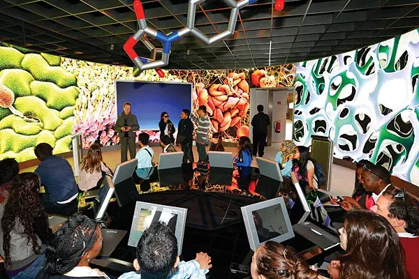 Los jóvenes participaron de paneles, workshops y visitaron plantas industriales