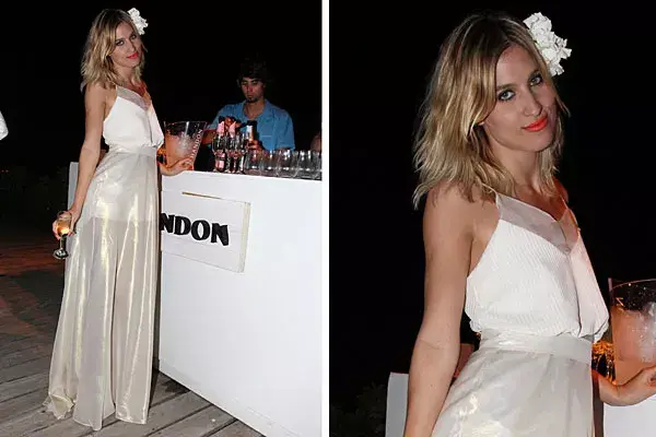 Con un vestido largo con transparencias, Cintia Grrido también estuvo en la fiesta de Chandon. ¿Qué te parece el peinado?