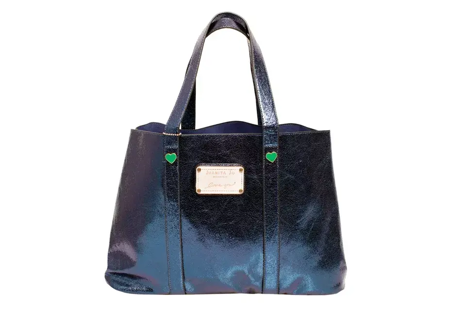 Cartera metalizada (Juanita Jo, $1500)