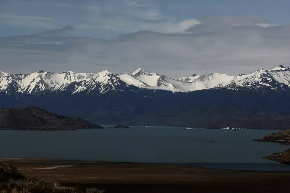 Este es el glaciar que más rápido retrocede pero no se sabe si es por razones naturales o por calentamiento global