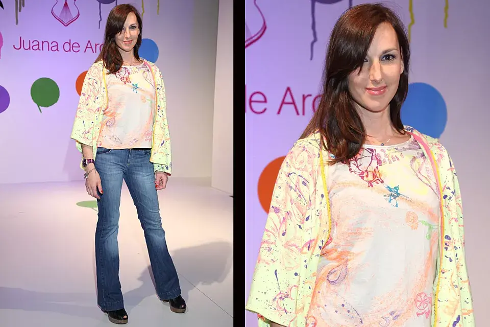 Cata Spinetta fue la DJ del desfile de Juana de Arco y su look incorporó prendas de la colección de la marca en la que se destacaron los colores flúo y las estampas