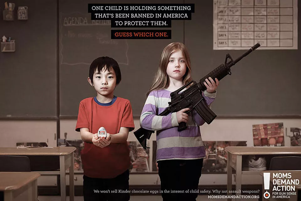 Un niño sujeta algo que está prohibido en América; ¿Sabés qué es?