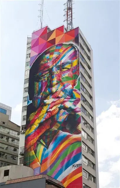 Un imponente tributo urbano a Niemeyer por el artista callejero Eduardo Kobra