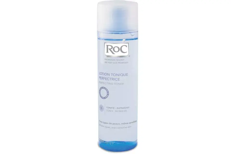 Loción tónica para todo tipo de piel. Formulada para limpiar suavemente pero en profundidad y tonificar la piel. ($153,58, RoC)