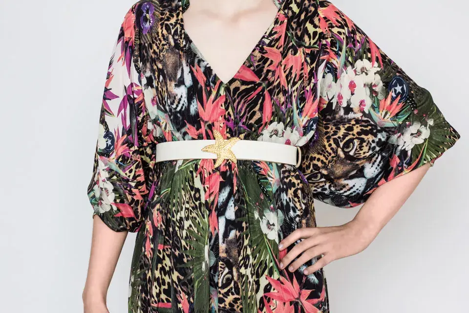 Muy contrastante. Si vas por todo y tu cintura te acompaña, apostá por una opción que recorte bien el look