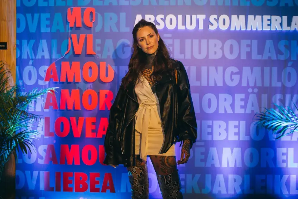 Cande Tinelli celebró el cierre de la campaña en Absolut Sommerlad