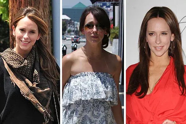 Siempre con un look bien natural, Jennifer Love Hewitt usa mucho el pelo atado para el día y suelto para ir a los eventos