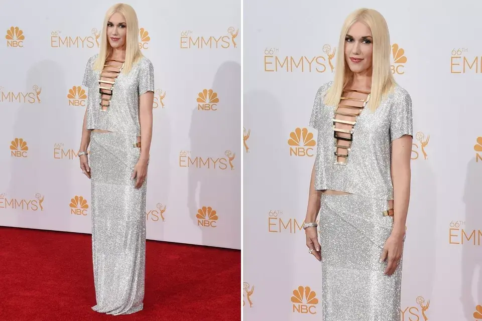 Gwen Stefani por Atelier Versace. La cantante y diseñadora eligió un vestido color plata con detalles en dorado en el escote