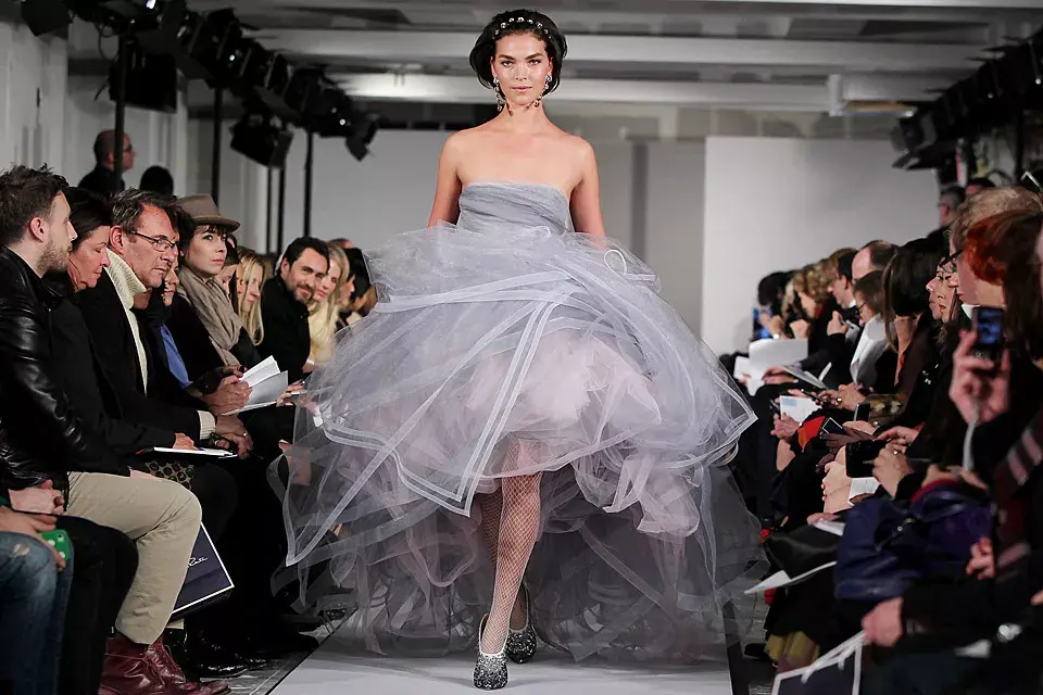 Oscar de la Renta mostró vestidos súper femeninos