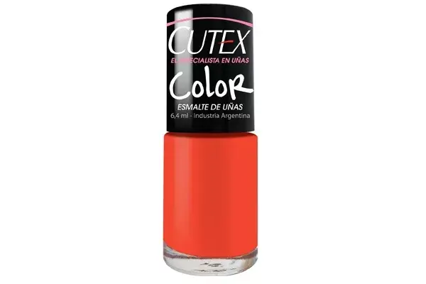 Esmalte Cutex en tono coral, $10