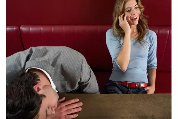 Pocas personas pueden sostener el ritmo, la resaca no es lo mismo a los 40, ¿cierto?